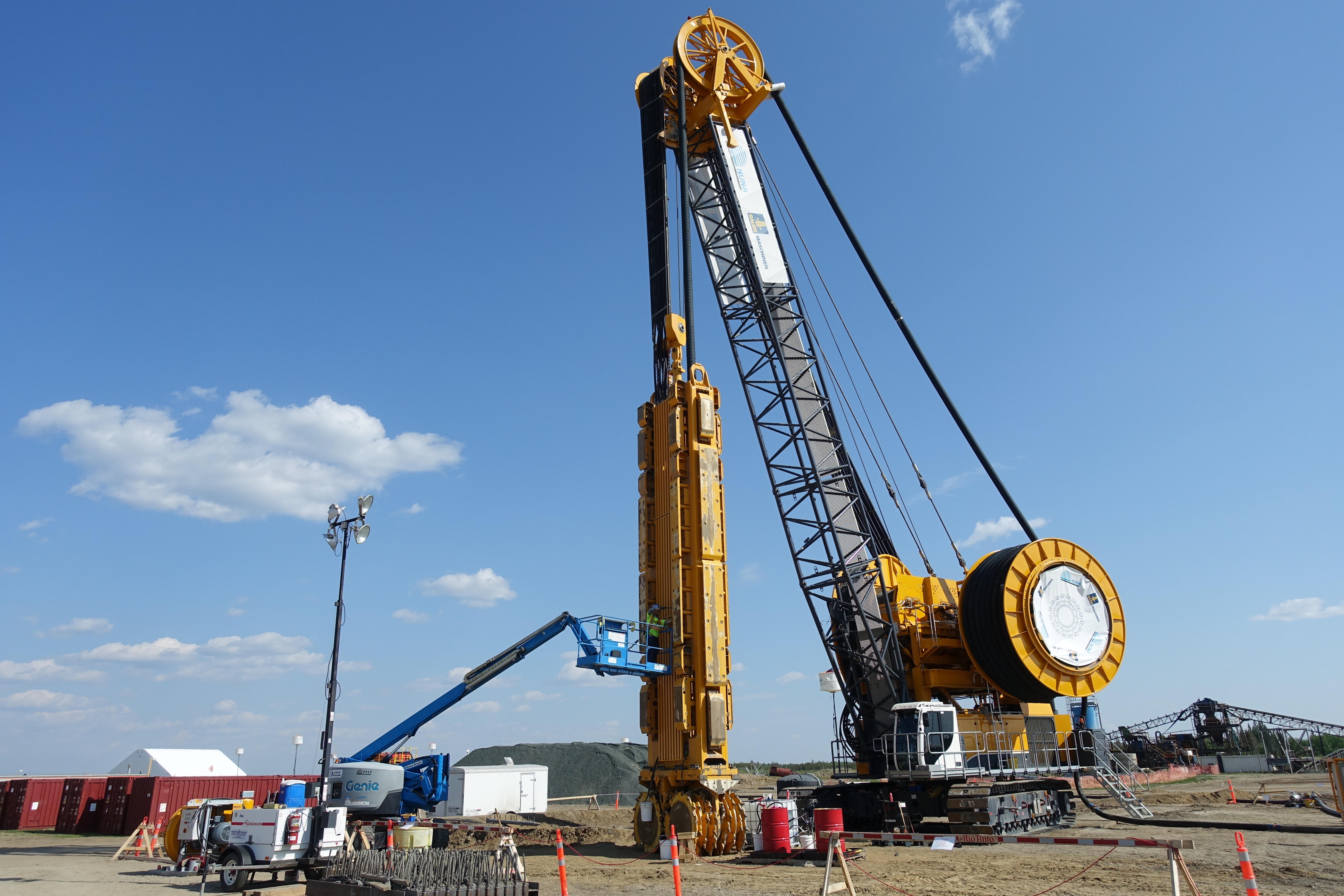 Bauer milling machine reaches record depth in Canada