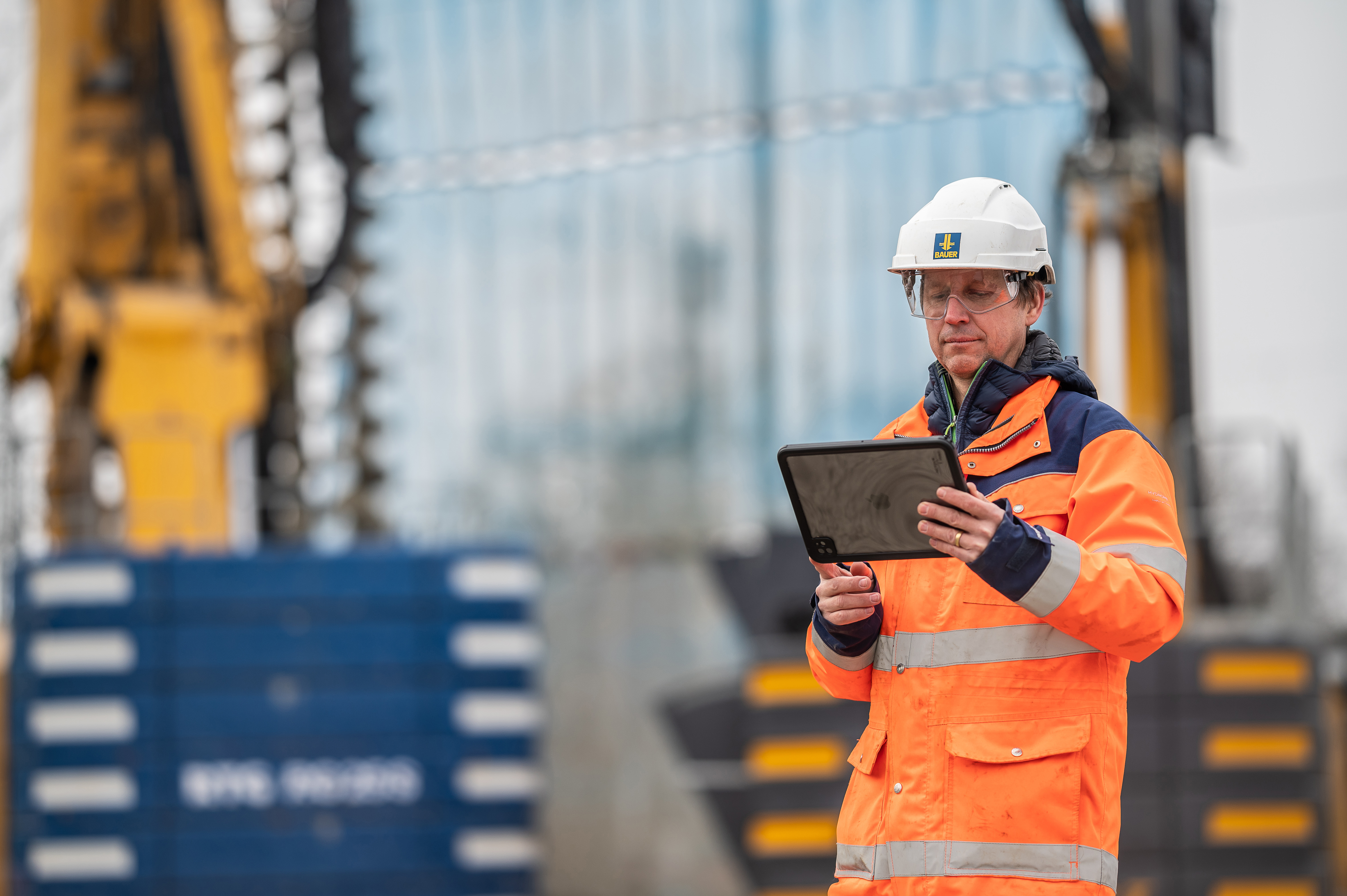 Bauer Spezialtiefbau coordinating the site process in the Loisach Quartier