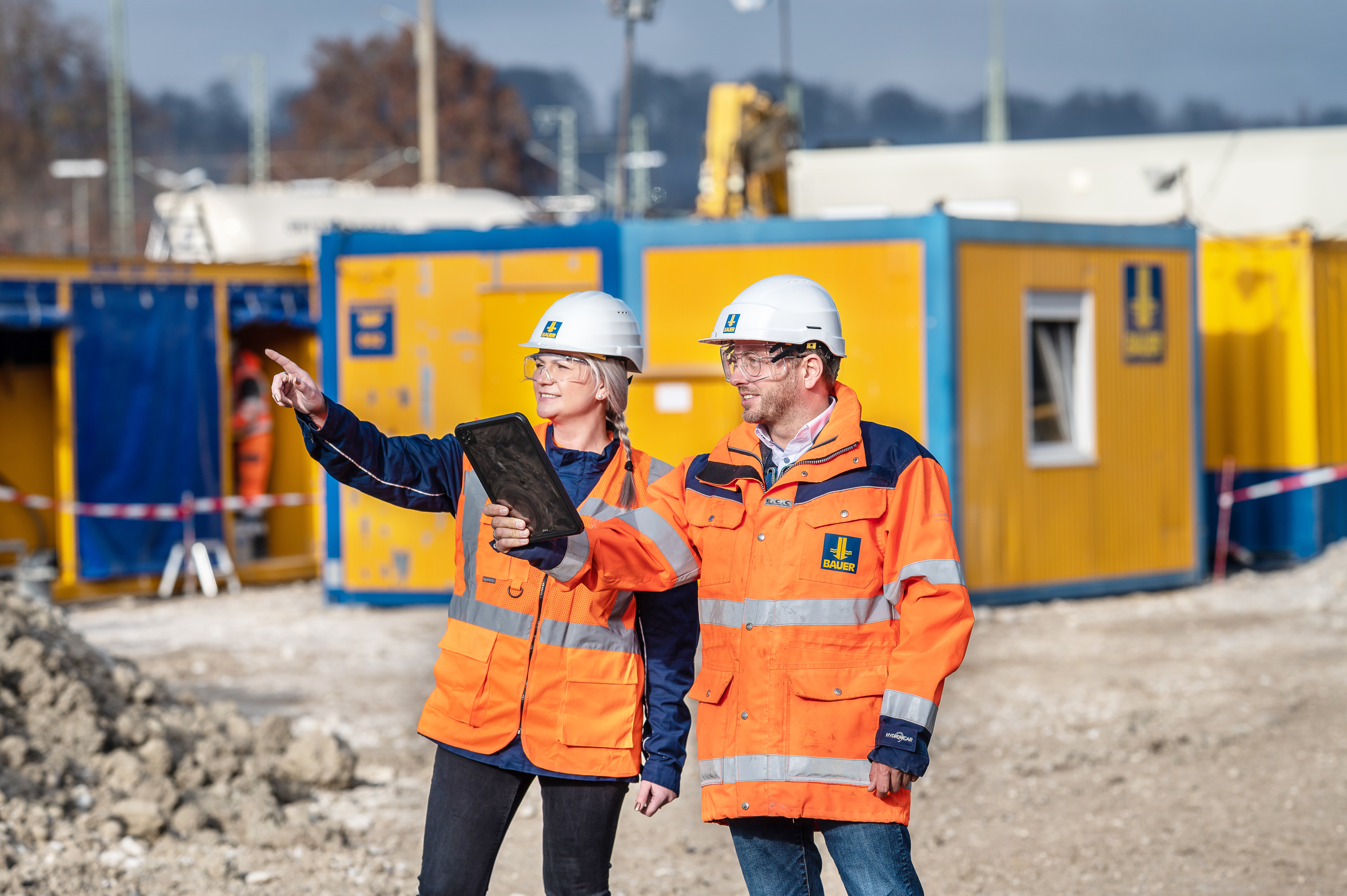 Volle Teampower mit guter Planung und Organisation beim Loisach Quartier von Bauer Spezialtiefbau 