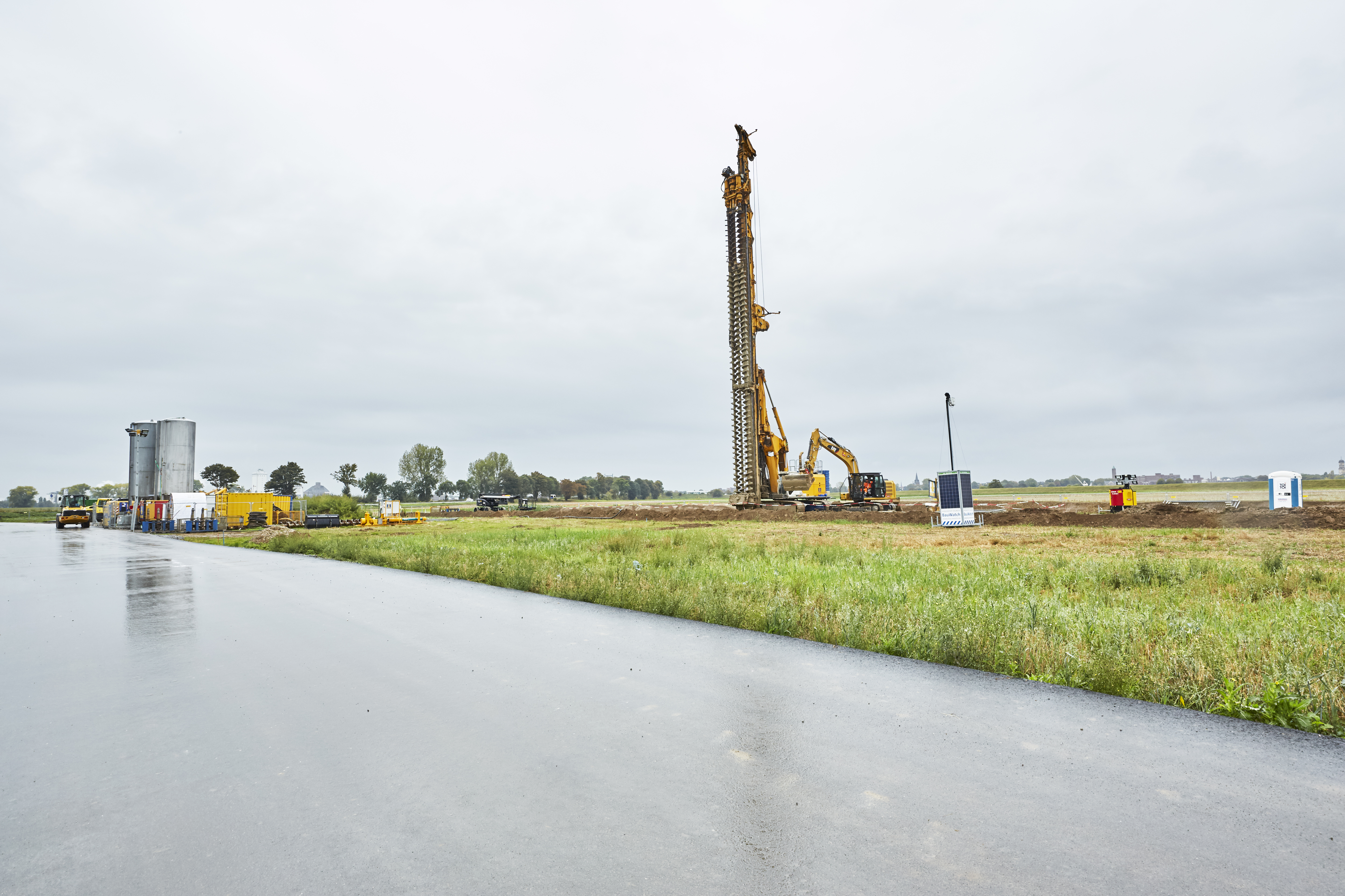 Dike rehabilitation Mündelheim by Bauer Spezialtiefbau