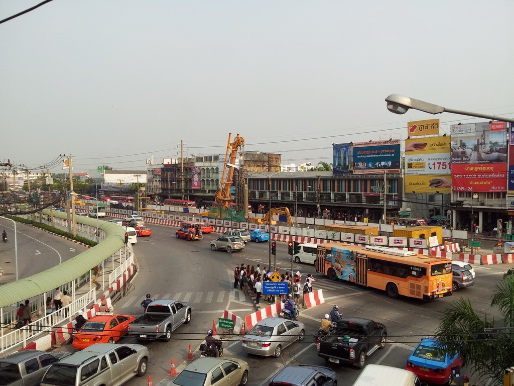 Thai Bauer was commissioned for key foundation work for the MRT Blue Line Project, Contract 4