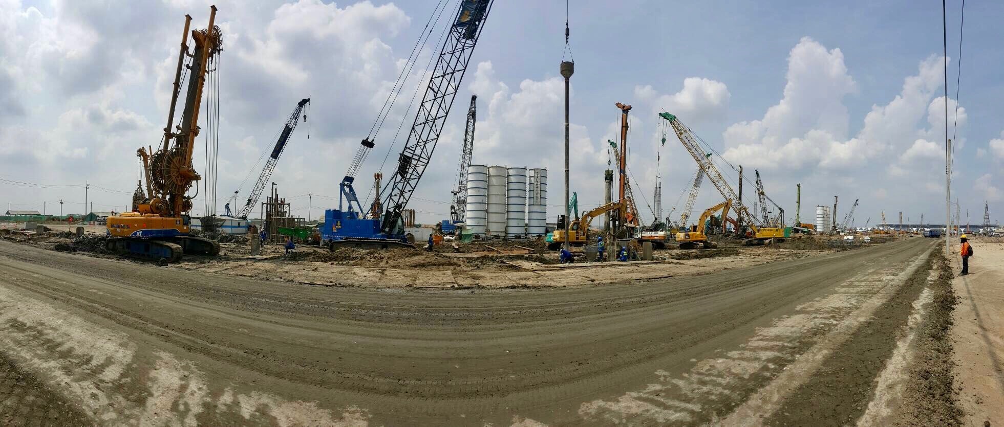 The Suvarnabhumi Airport Expansion Project required significant foundation and structural work by Thai Bauer