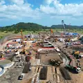 To construct a starter shaft for the tunnel boring machine, Bauer Panama is carrying out extensive diaphragm wall and jet grouting work.
