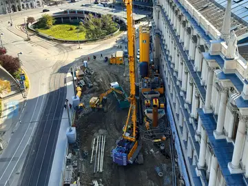 Bauer Spezialtiefbau installs bored piles for subway line crossing in Vienna