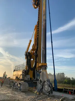 Ausführung von Cutter-Soil-Mixing-Dichtwänden für Herbert Hoover Dike von Bauer Spezialtiefbau