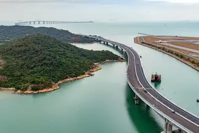 Gründungsarbeiten für die Megabrücke Hongkong-Zhuhai-Macao-Bridge von Bauer Spezialtiefbau