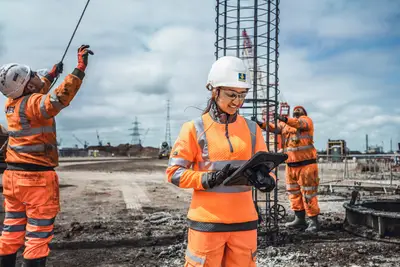 Bei den Gründungsarbeiten in Teesside war volle Teampower, gute Planung und Organisation vom Bauer-Team gefragt