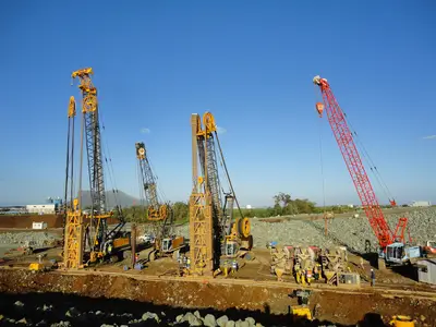 Various Bauer drilling rigs were used for Bagatelle Dam in Mauritius by Bauer Spezialtiefbau