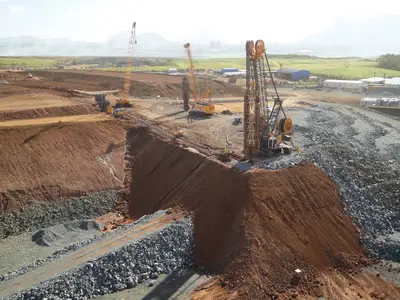 Bauer Spezialtiefbau constructing a cut-off wall for Bagatelle Dam in Mauritius