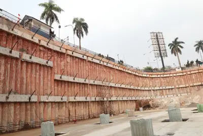 Construction of a excavation pit for Pondok Indah Mall and Office Tower in Indonesia by Bauer Spezialtiefbau