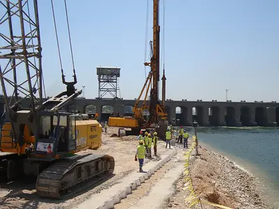 Bauer Egypt completed crucial foundation work for the new Assiut Barrage