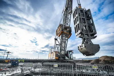 Einsatz des MC 96 Seilbaggers beim Bauprojekt in Krsko, Slowenien von Bauer Spezialtiefbau