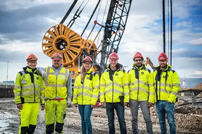 Echtes Teamwork auf der Baustelle in Krsko, Slowenien von Bauer Spezialtiefbau