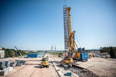 Use of the reinforcement cage in the Kriegenbrunn Lock project by Bauer Spezialtiefbau