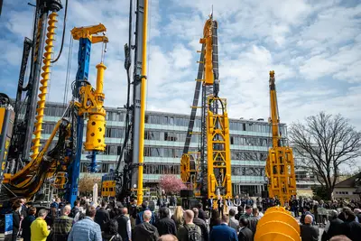 Bauer-Hausausstellung: Über 1.400 Gäste waren der Einladung der BAUER Maschinen Gruppe gefolgt. 